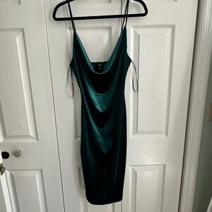 Windsor Emerald Green Velvet Cowl Neck Spaghetti Strap Bodycon Midi Dress‎